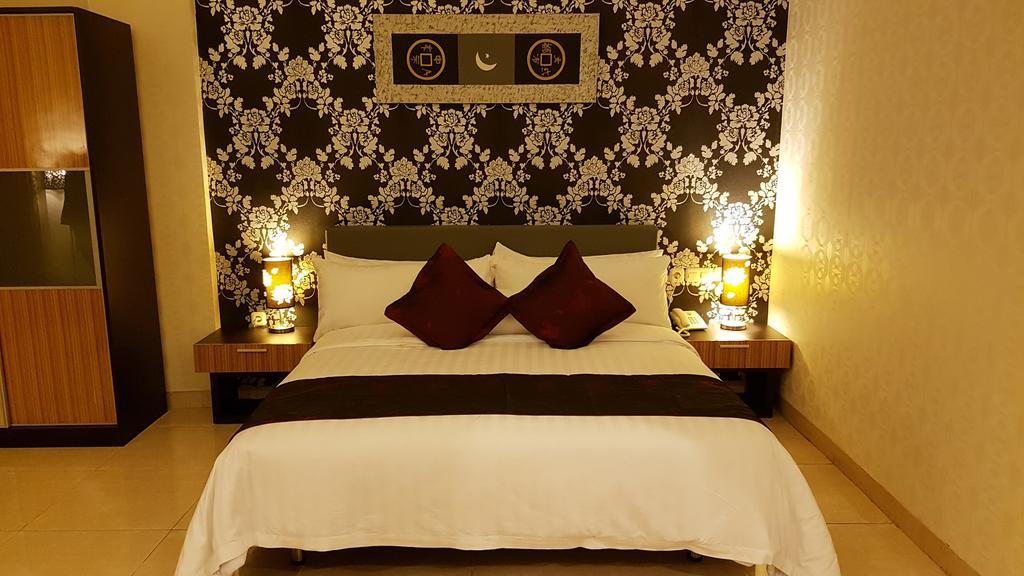 Crown Hotel Tanjung Selor Eksteriør bilde