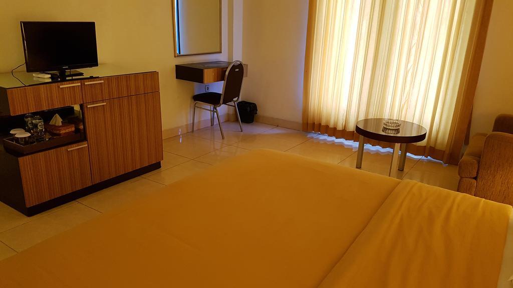 Crown Hotel Tanjung Selor Eksteriør bilde