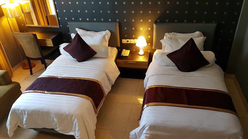 Crown Hotel Tanjung Selor Eksteriør bilde