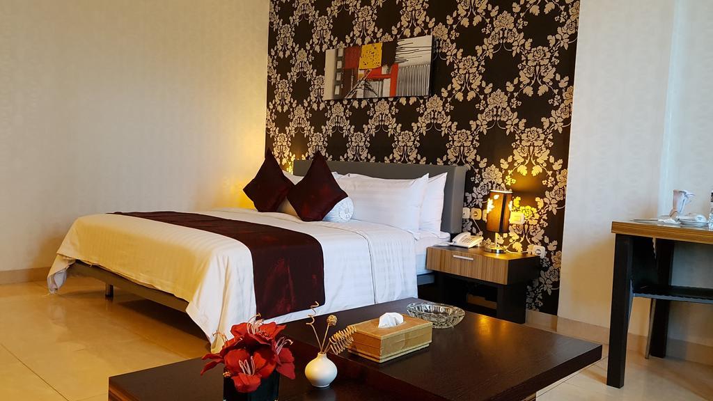 Crown Hotel Tanjung Selor Eksteriør bilde