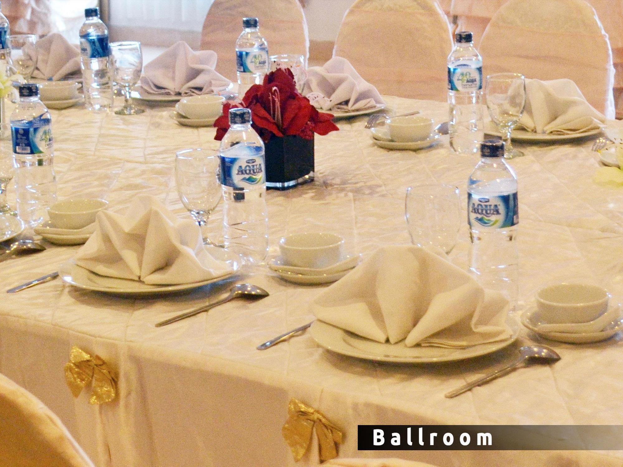 Crown Hotel Tanjung Selor Eksteriør bilde