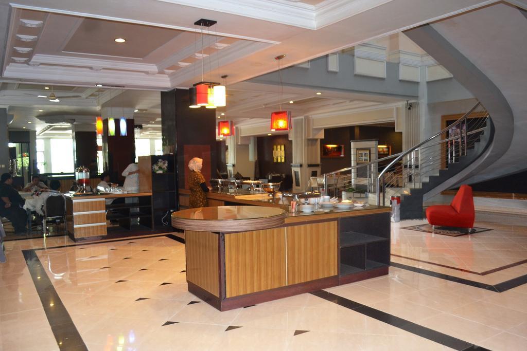 Crown Hotel Tanjung Selor Eksteriør bilde