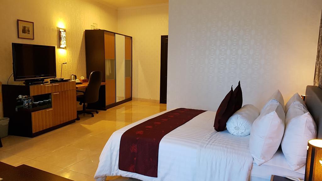 Crown Hotel Tanjung Selor Eksteriør bilde