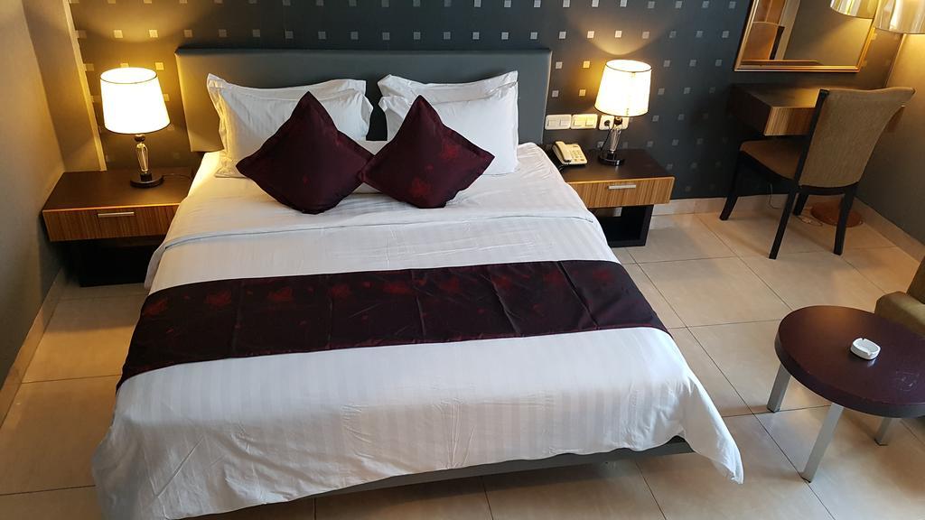 Crown Hotel Tanjung Selor Eksteriør bilde