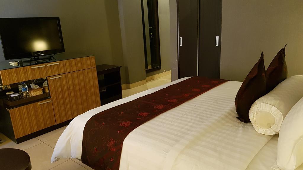 Crown Hotel Tanjung Selor Eksteriør bilde