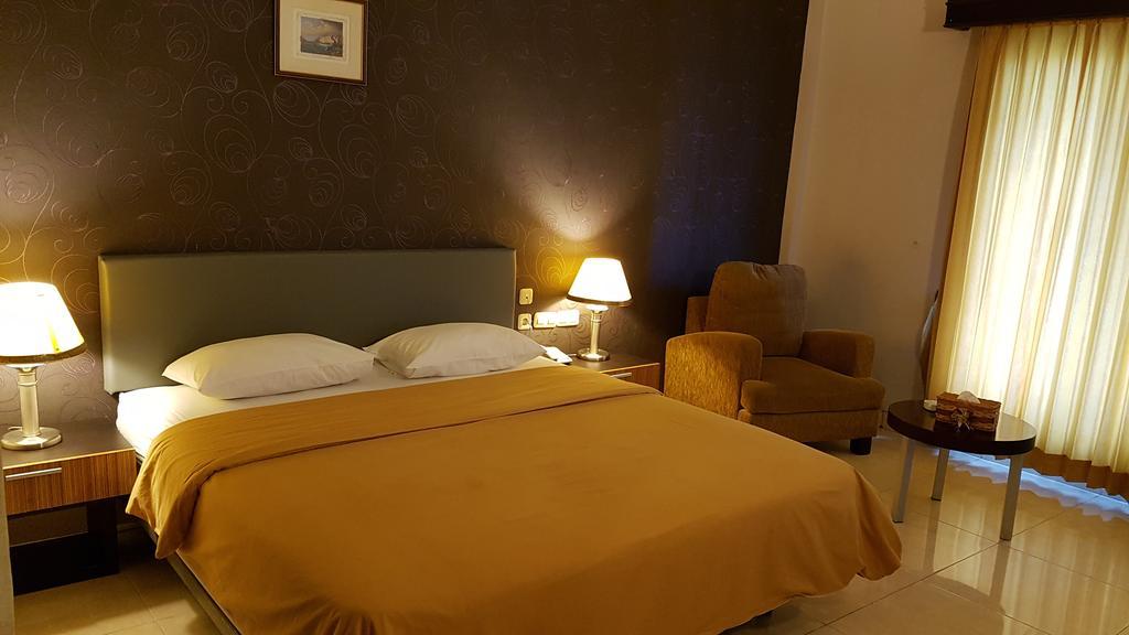 Crown Hotel Tanjung Selor Eksteriør bilde