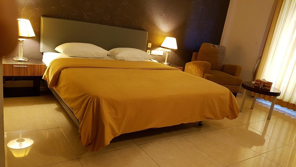 Crown Hotel Tanjung Selor Eksteriør bilde