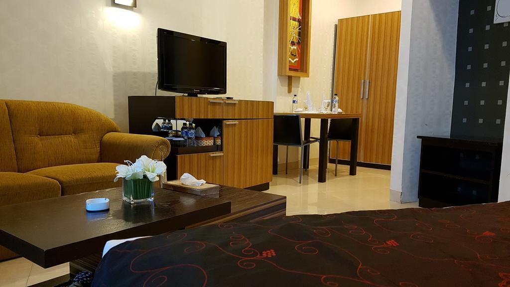 Crown Hotel Tanjung Selor Eksteriør bilde
