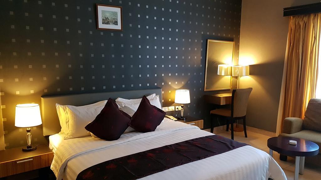 Crown Hotel Tanjung Selor Eksteriør bilde